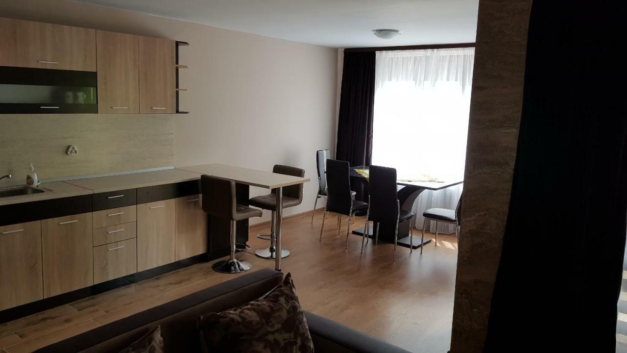Studio Kamelia Kazanlak Luaran gambar