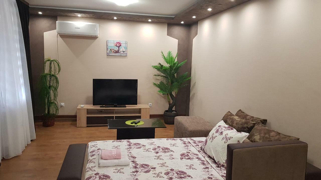 Studio Kamelia Kazanlak Luaran gambar