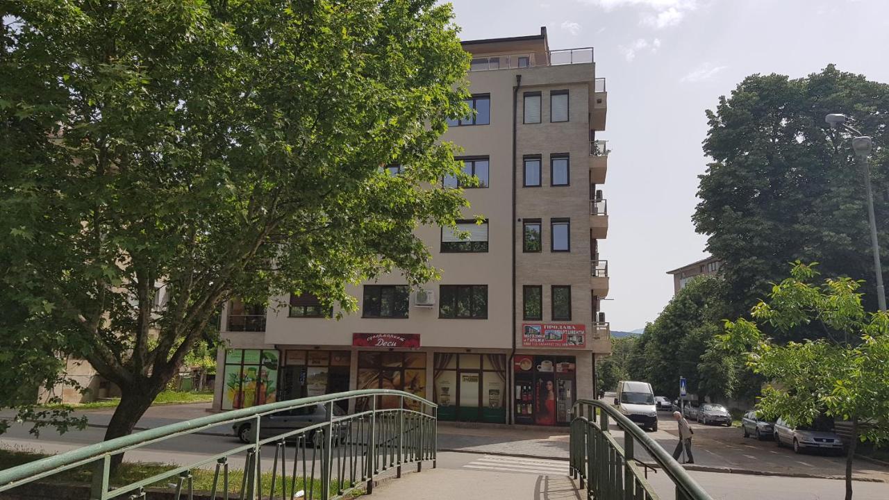 Studio Kamelia Kazanlak Luaran gambar