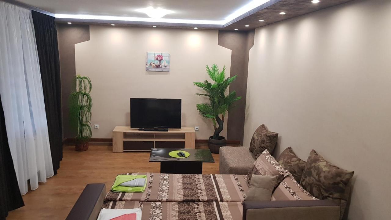 Studio Kamelia Kazanlak Luaran gambar