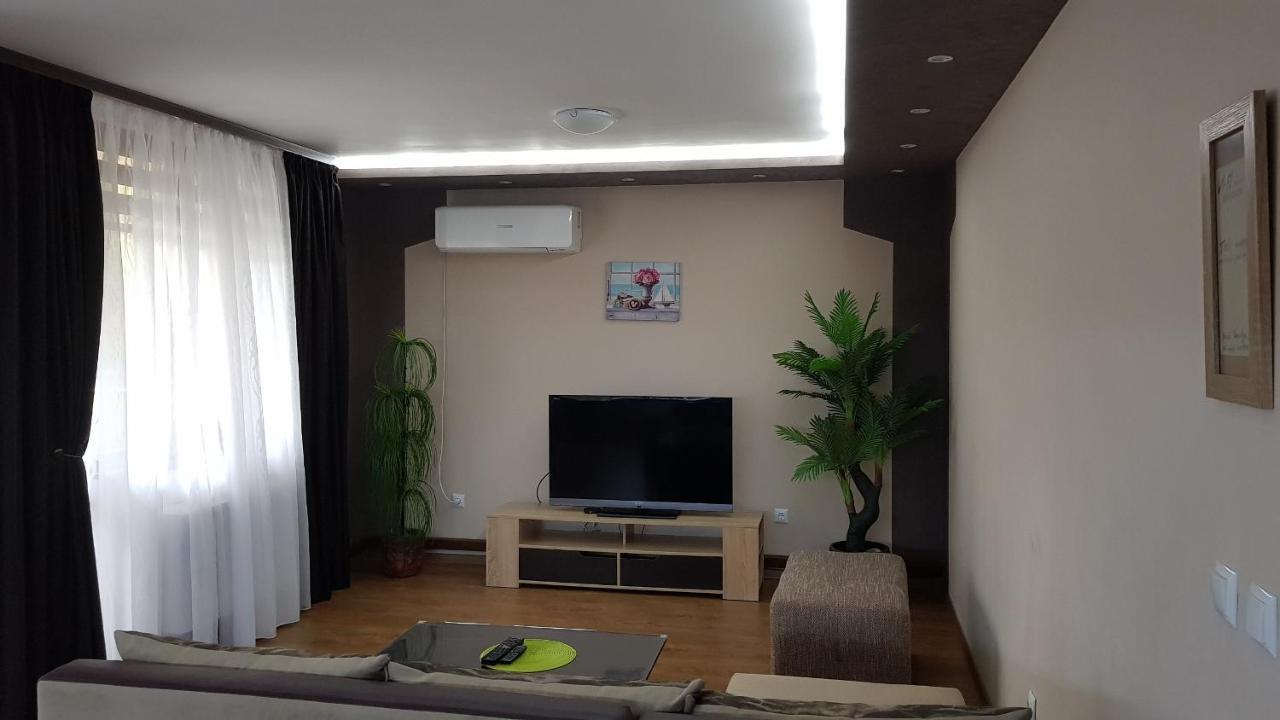 Studio Kamelia Kazanlak Luaran gambar